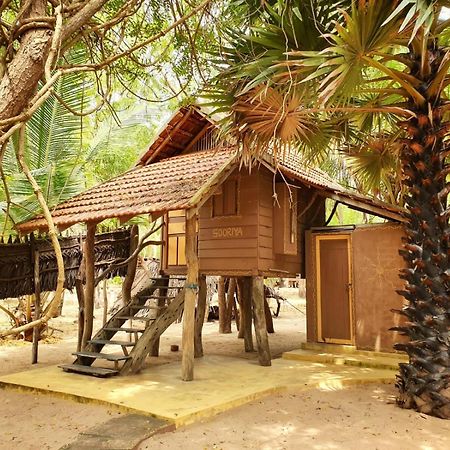 Light House Beach Hut Komari Exterior photo