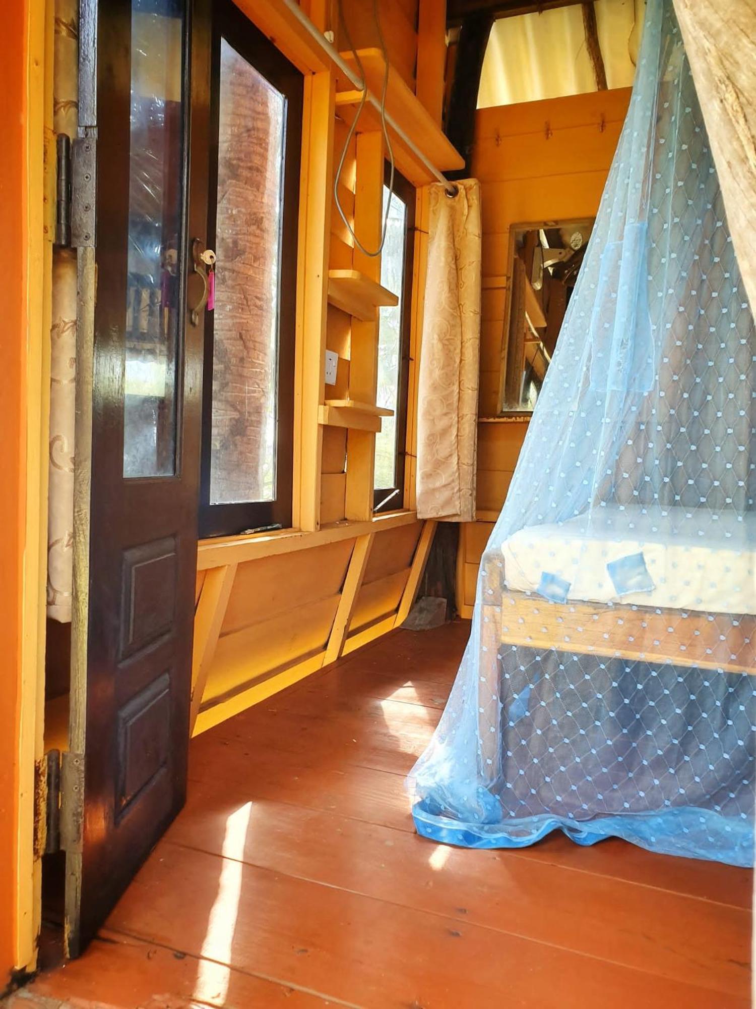 Light House Beach Hut Komari Exterior photo