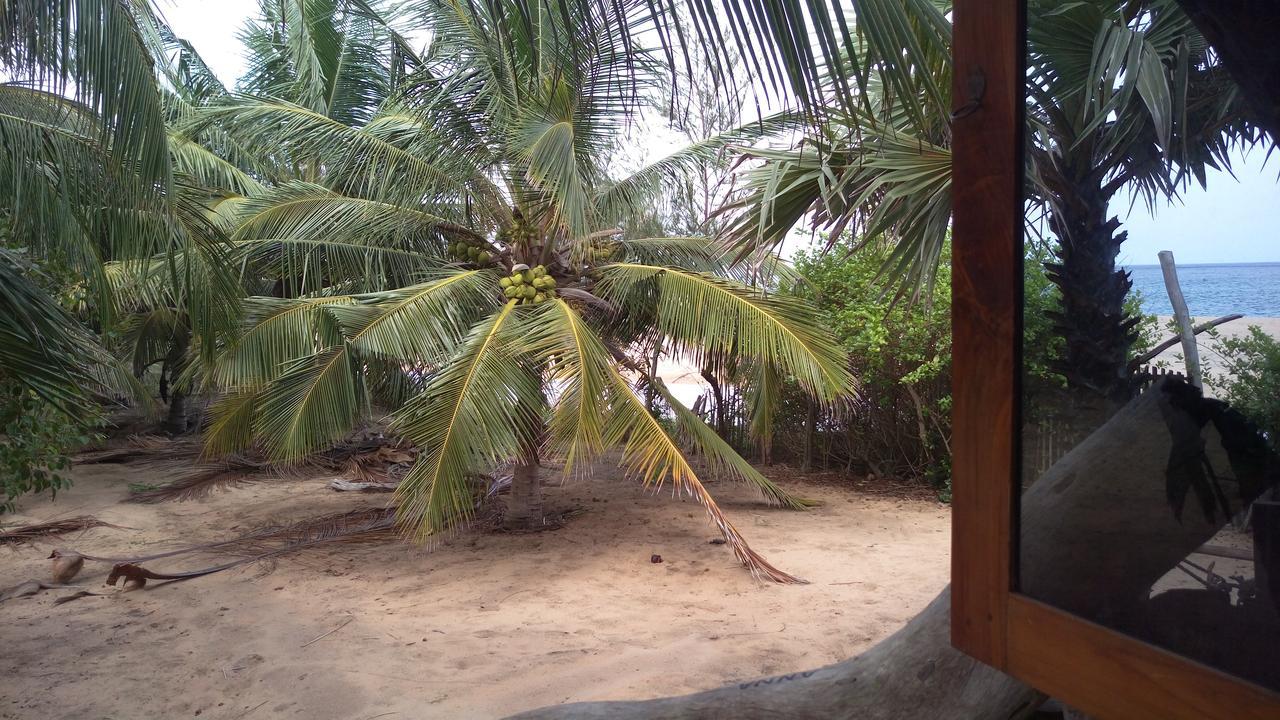 Light House Beach Hut Komari Exterior photo